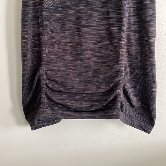*SOLD* Athleta Workout Top, Size XL - Picture 5 of 9
